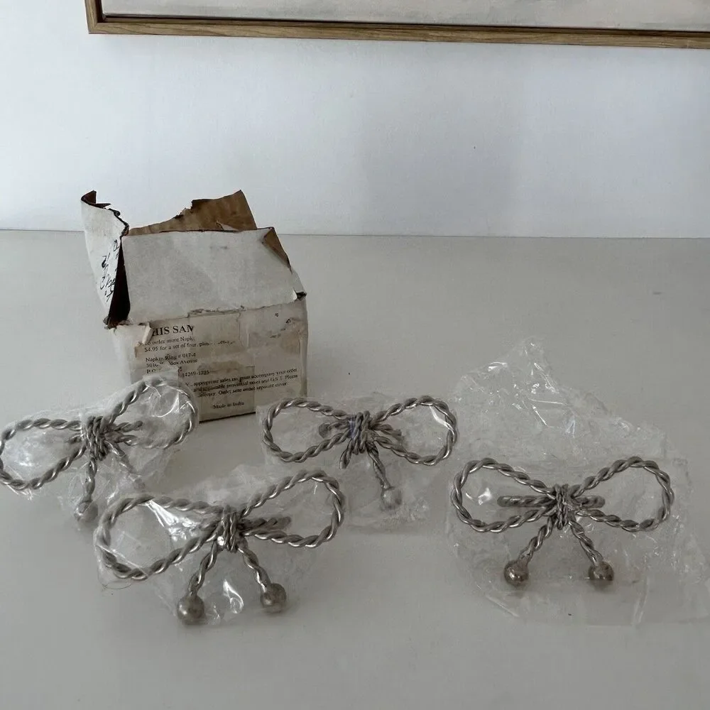 Vintage Silver Bow Napkin Rings Set of 4 Coquette Cottage Romantic Classic NEW - Picture 3 of 8